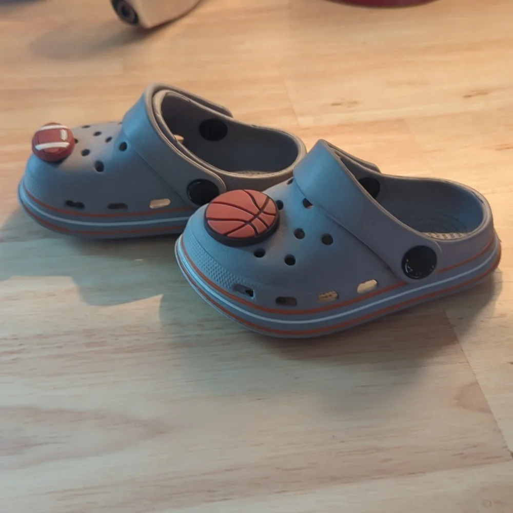 Kids Crocs - Picture 3 of 5